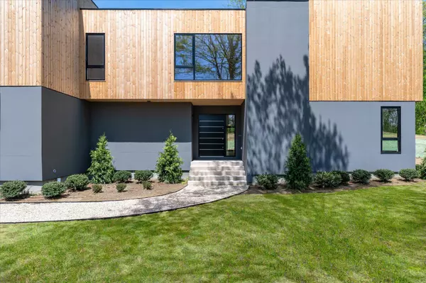 28 McLain ST, Bedford Corners, NY 10549