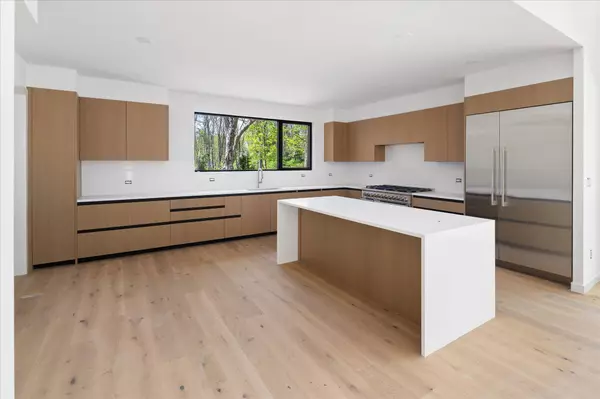 28 McLain ST, Bedford Corners, NY 10549