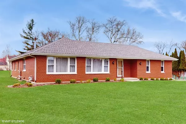 130 Burning Bush TRL, Crystal Lake, IL 60012