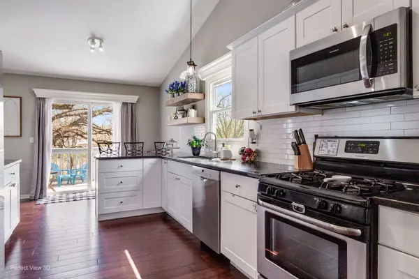 2011 Oak Tree TRL, Lake Villa, IL 60046