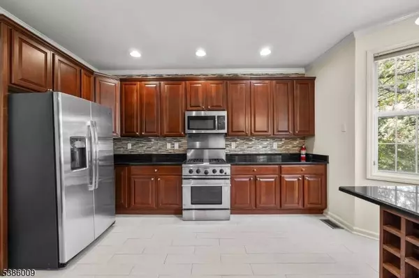 595 Hartford Dr, Nutley Twp., NJ 07110