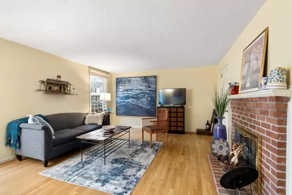 13 Fairway Circle #13, Natick, MA 01760