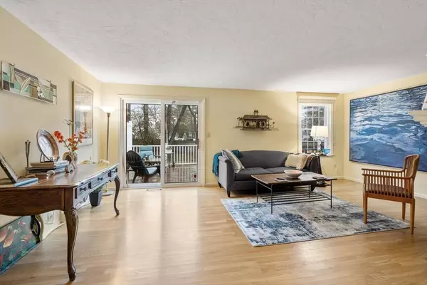 13 Fairway Circle #13, Natick, MA 01760