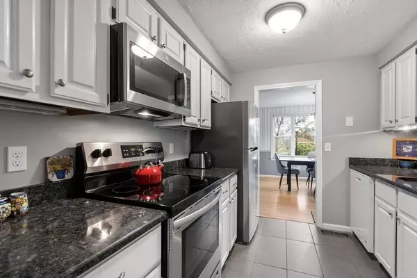 13 Fairway Circle #13, Natick, MA 01760