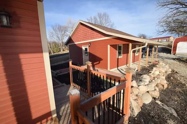 10120 S Wildflower Drive, Unionville, MO 63565