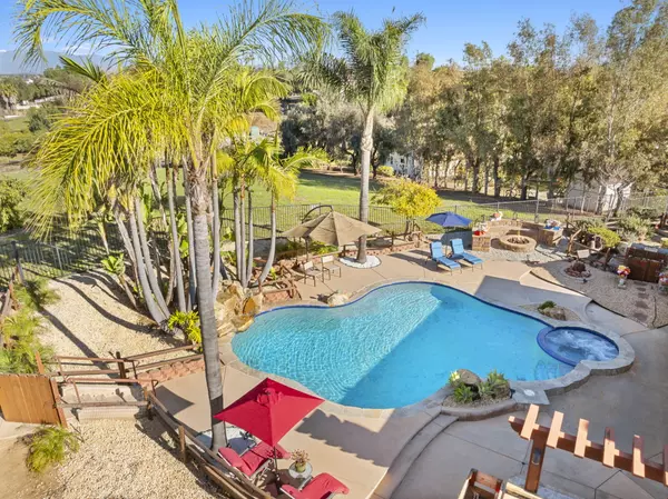 1247 Firecrest Way, Fallbrook, CA 92028-4584
