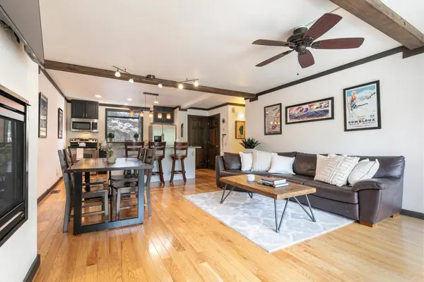 227 Olympic Valley Road #22, Olympic Valley, CA 96146