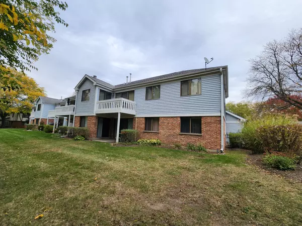 Schaumburg, IL 60193,1220 Plum Tree Court #D2