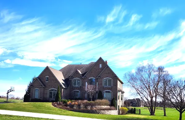 40W701 Willowbrook Court, St. Charles, IL 60175