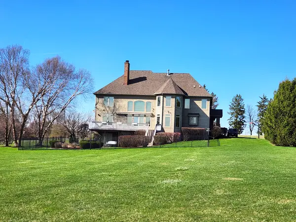 40W701 Willowbrook Court, St. Charles, IL 60175