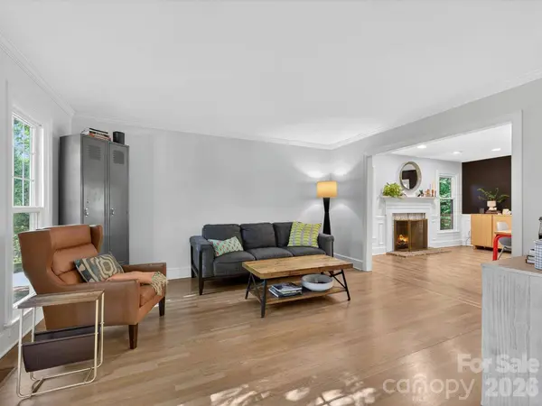 1036 Gateshead LN, Matthews, NC 28105