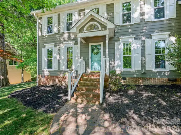 1036 Gateshead LN, Matthews, NC 28105