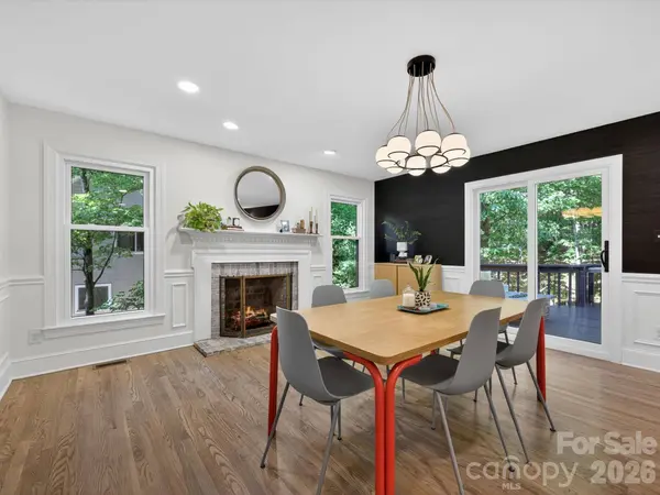 1036 Gateshead LN, Matthews, NC 28105