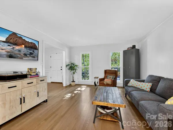 1036 Gateshead LN, Matthews, NC 28105