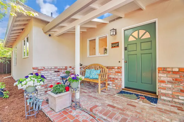 Saratoga, CA 95070-5650,18665 Ravenwood Dr