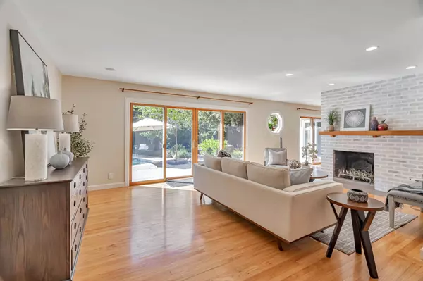 Saratoga, CA 95070-5650,18665 Ravenwood Dr