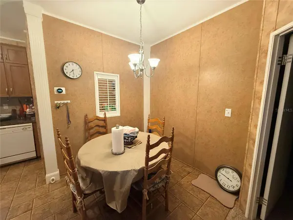 21809 SUNSET DR, Astor, FL 32102