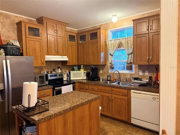 21809 SUNSET DR, Astor, FL 32102