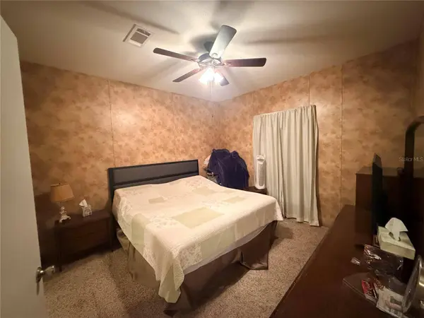 21809 SUNSET DR, Astor, FL 32102