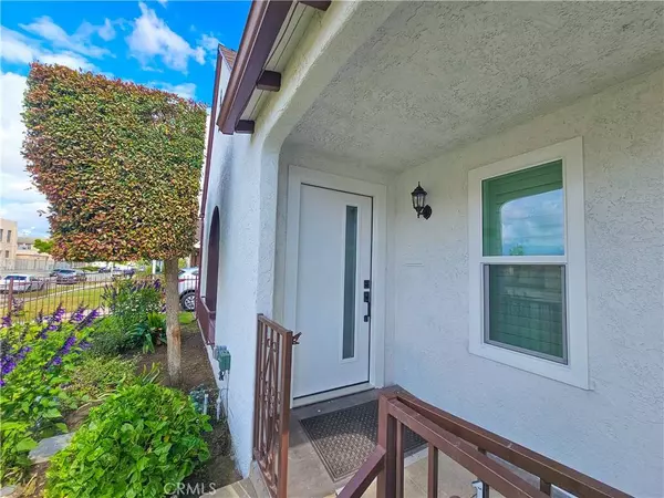 1954 71st ST, Los Angeles, CA 90047