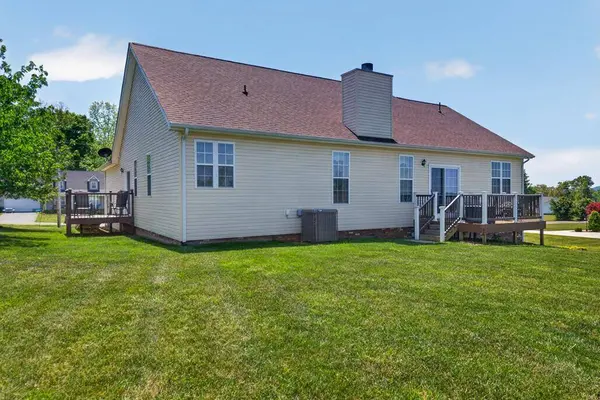 1089 Cobblestone Dr, Rickman, TN 38580