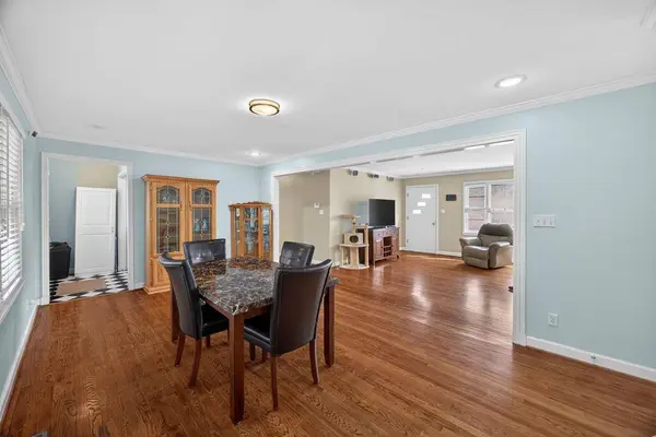 402 S Hillcrest Dr, Livingston, TN 38570