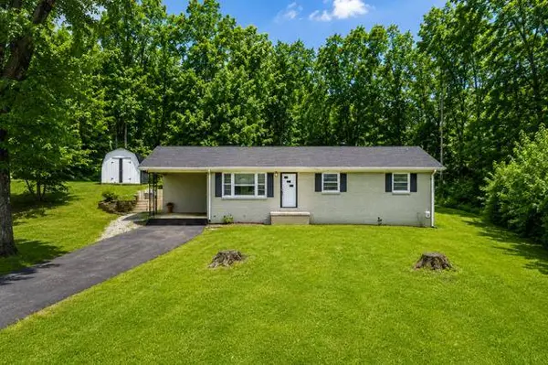 402 S Hillcrest Dr, Livingston, TN 38570