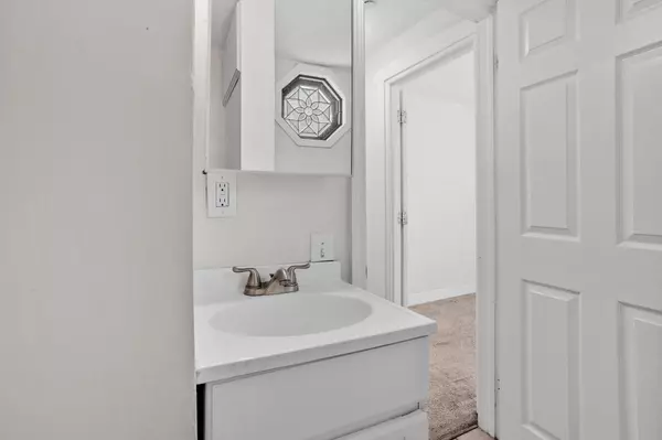 205 Clarkson St, Burlington, NJ 08016