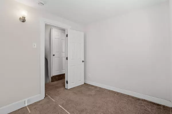 205 Clarkson St, Burlington, NJ 08016