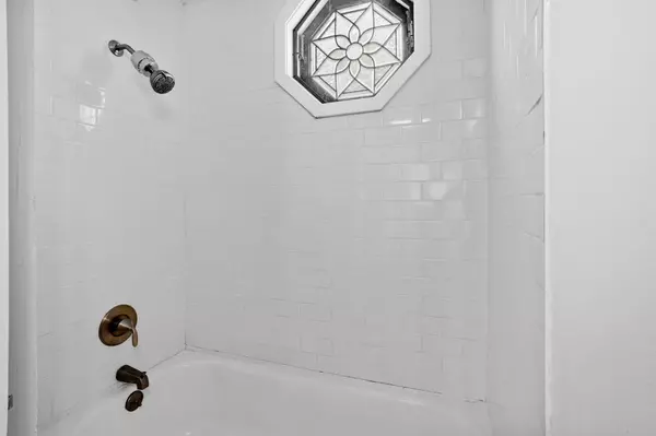 205 Clarkson St, Burlington, NJ 08016