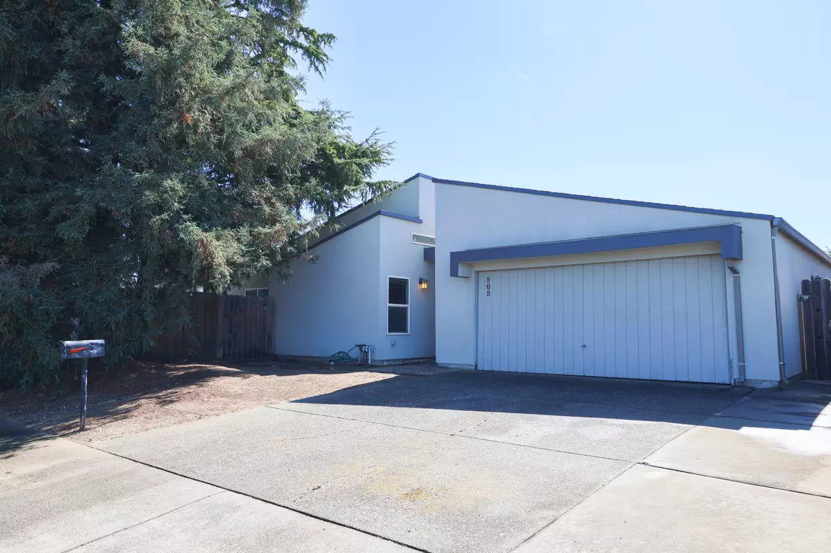 Woodland, CA 95695,909 Harvard Place