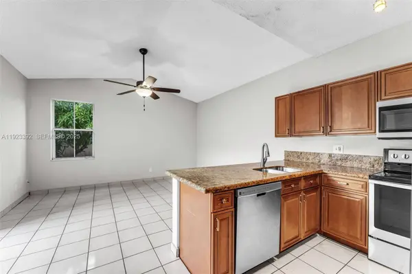 2110 NW 190th Ave, Pembroke Pines, FL 33029