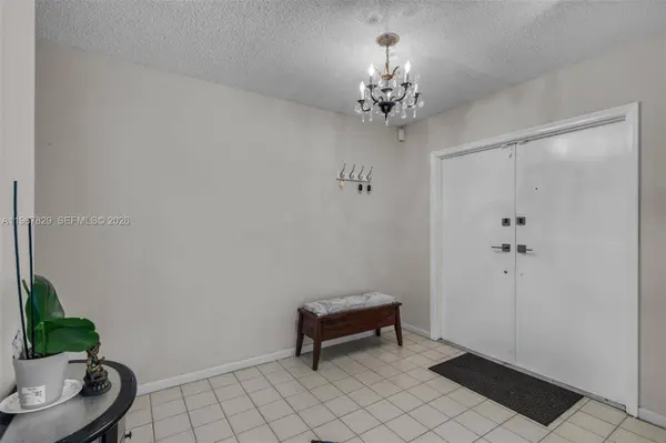 7541 SW 9th St, Plantation, FL 33317