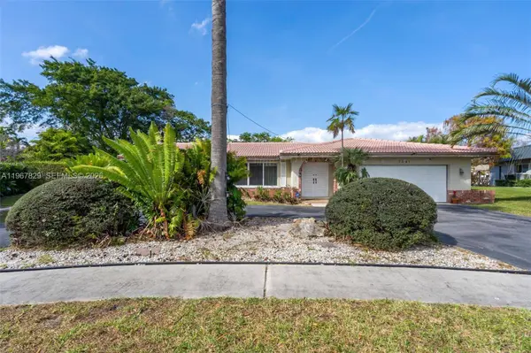 7541 SW 9th St, Plantation, FL 33317
