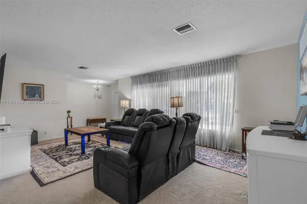 7541 SW 9th St, Plantation, FL 33317