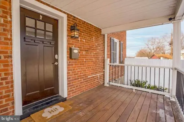 5812 N KINGS HWY, Alexandria, VA 22303