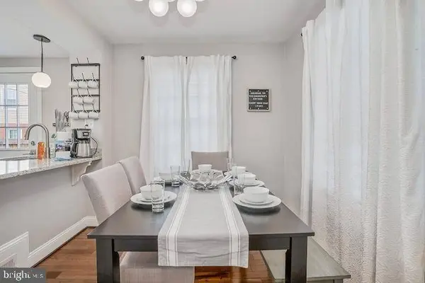 5812 N KINGS HWY, Alexandria, VA 22303