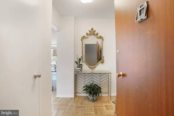 4200 CATHEDRAL AVE NW #614, Washington, DC 20016
