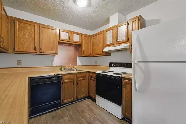 9534 5th Bay ST #E, Norfolk, VA 23518