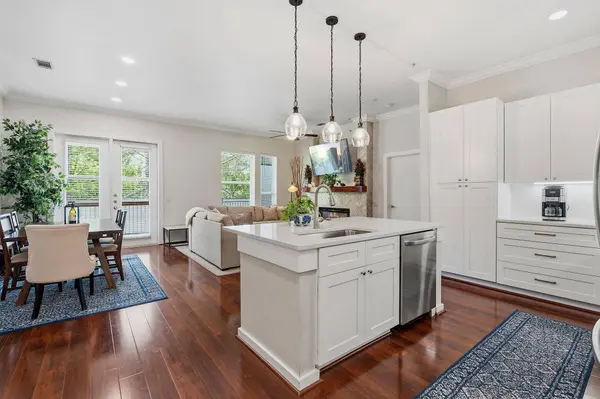 1900 Barton Springs RD #2026, Austin, TX 78704