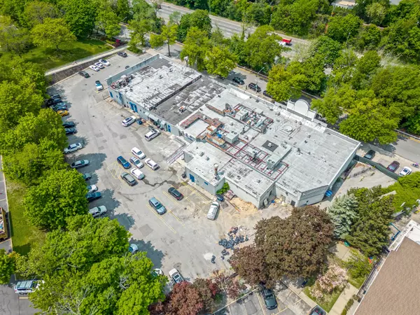 Little Neck, NY 11362,245-02 Horace Harding Expy