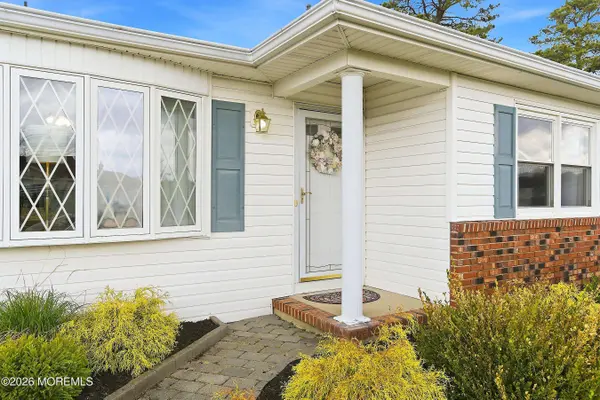 76 Westport Drive, Toms River, NJ 08757