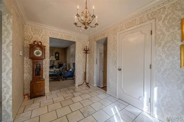 21355 Ember RD, Lebanon, MO 65536