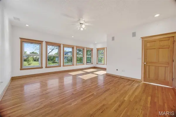 2431 W Elm ST, Lebanon, MO 65536