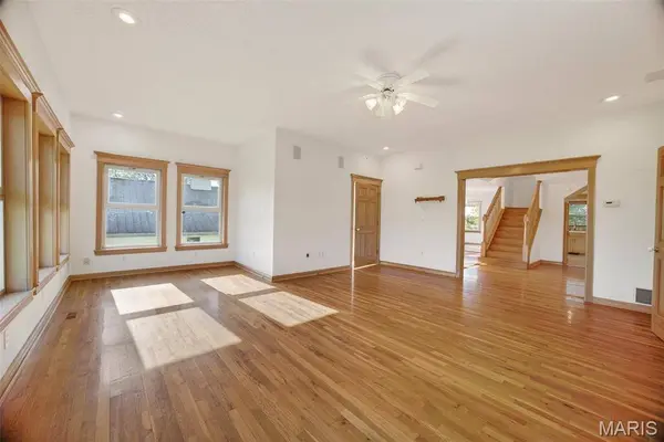 2431 W Elm ST, Lebanon, MO 65536
