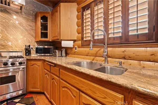 1870 Oak Springs Valley RD, Wrightwood, CA 92397