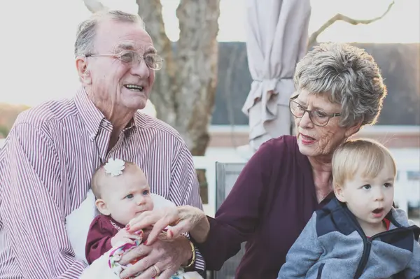 Elderly Parents Not Safely Living Alone? Options for Families