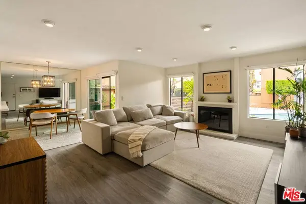 100 Hurlbut St #12, Pasadena, CA 91105