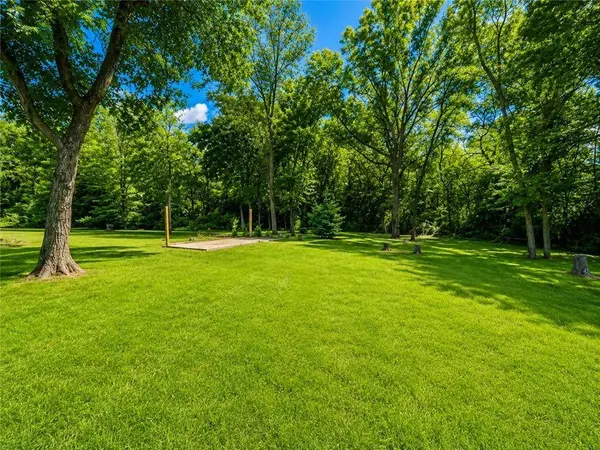 403 N Devasher RD, Warrensburg, MO 64093