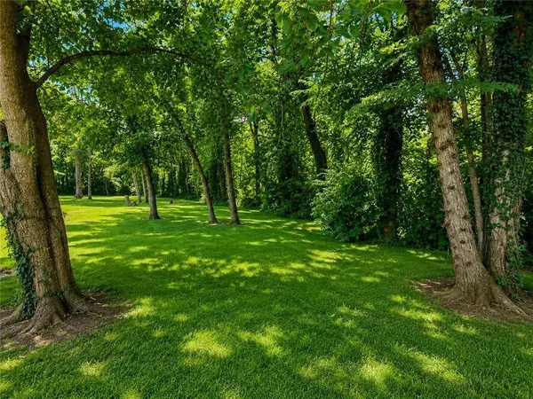 403 N Devasher RD, Warrensburg, MO 64093